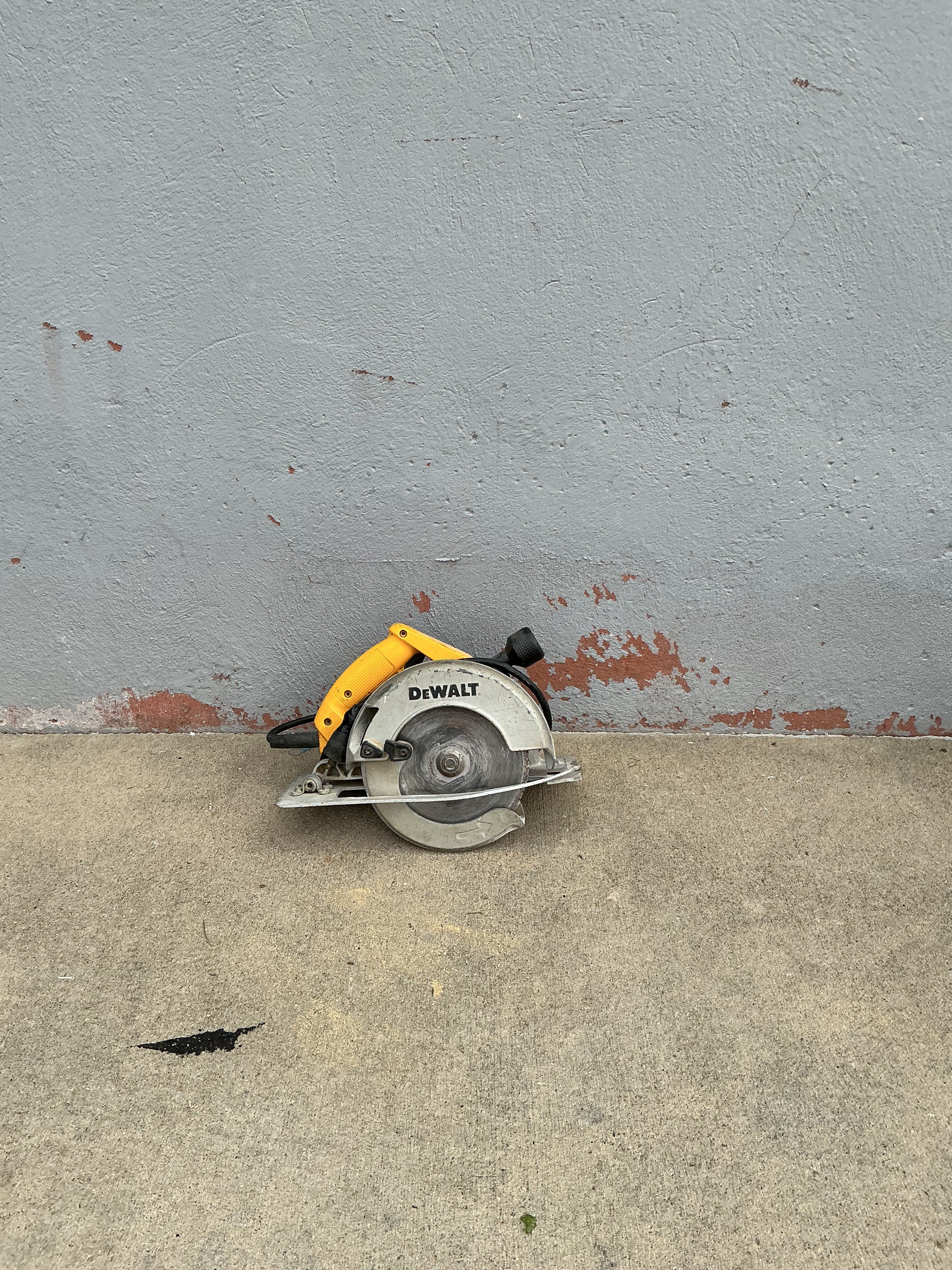 DEWALT Circular Saw