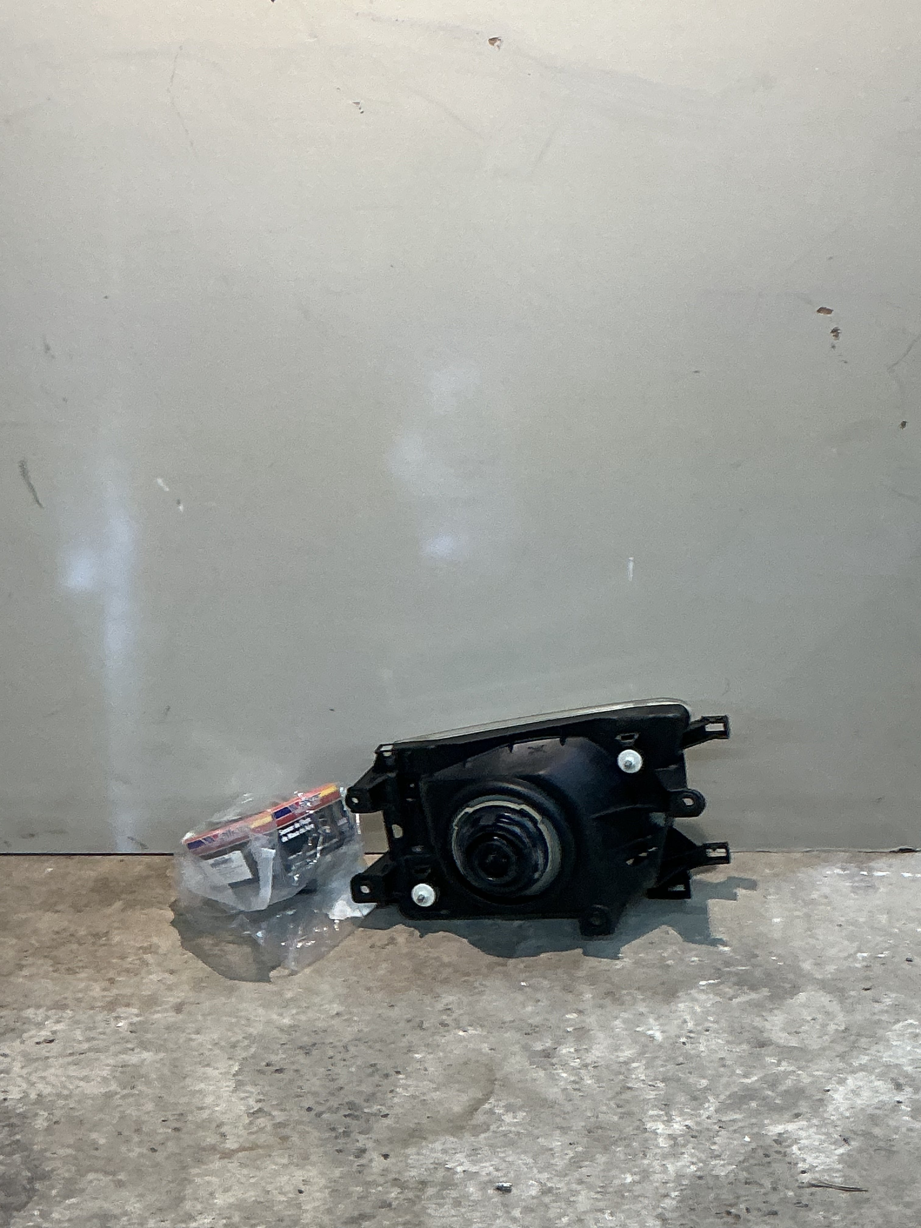 FORD 2001-2011 Headlight