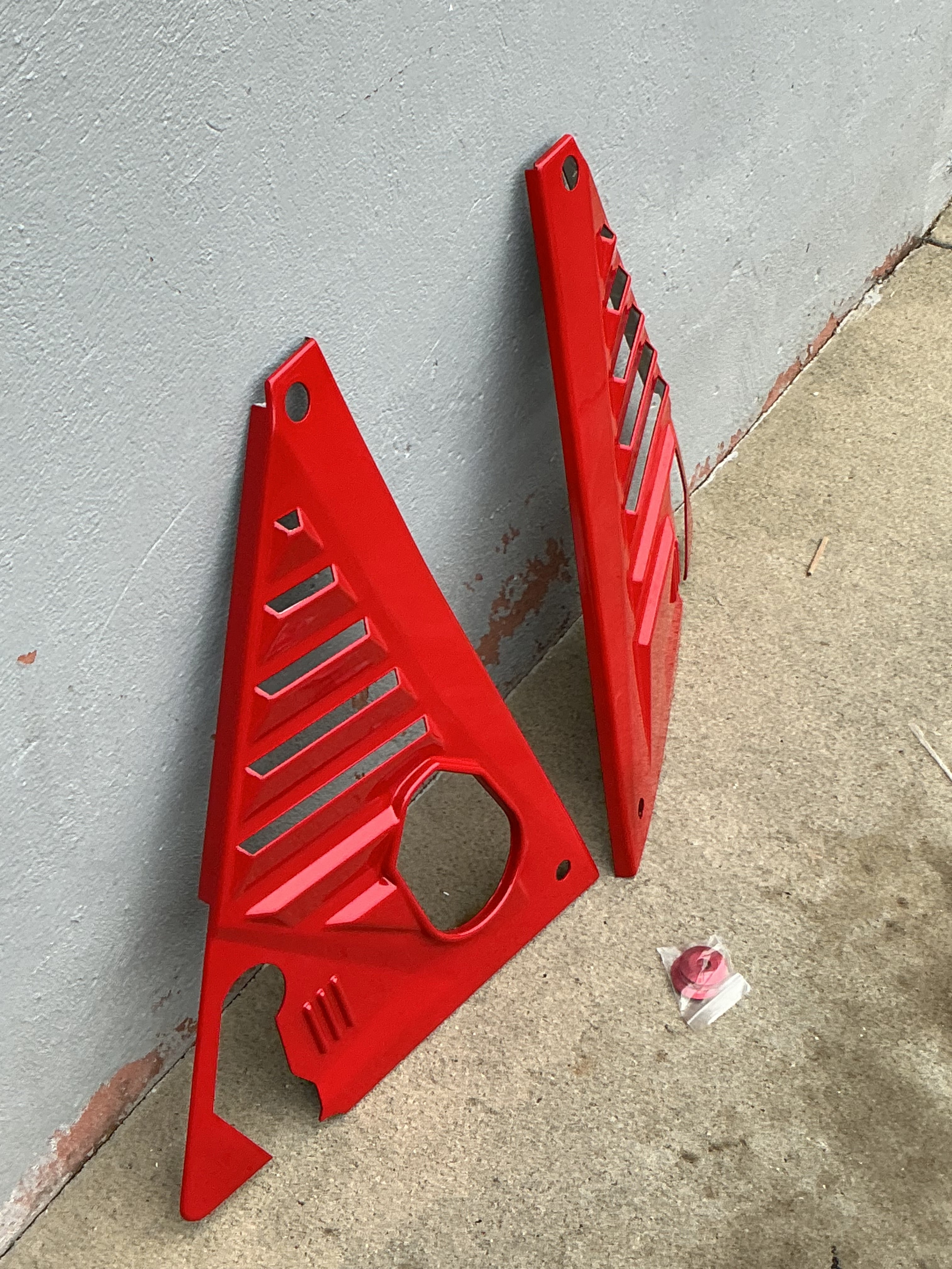 CHEVY CORVETTE - Red Engine Covers