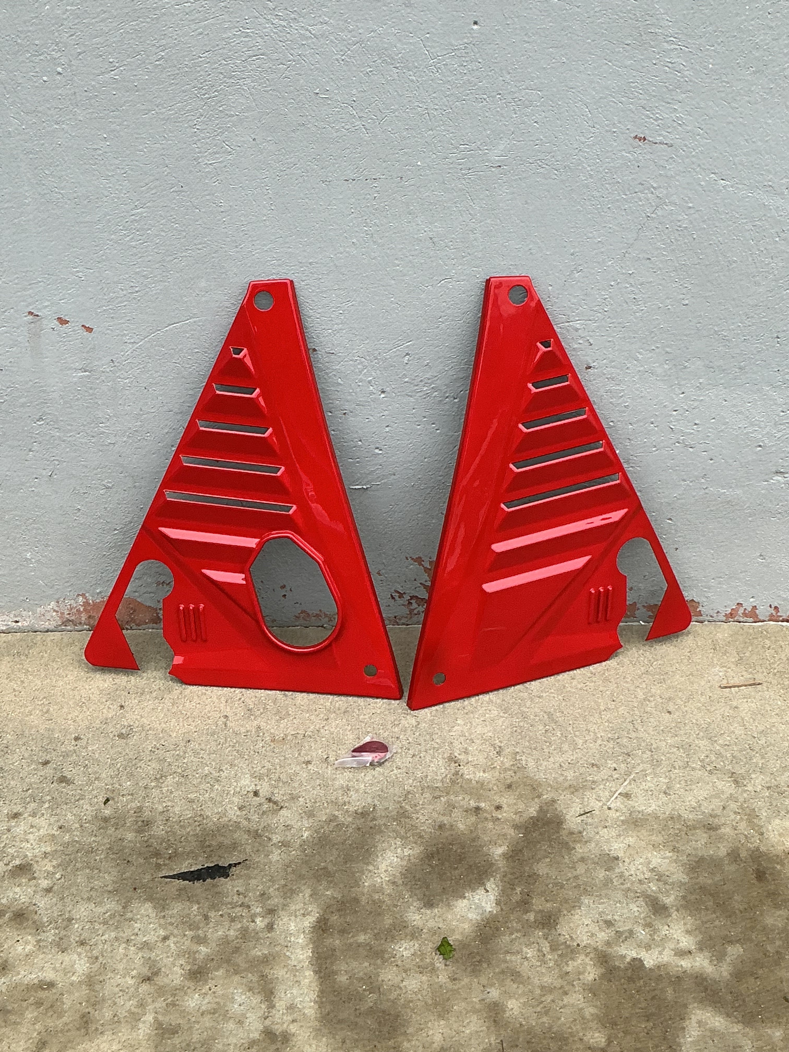 CHEVY CORVETTE - Red Engine Covers